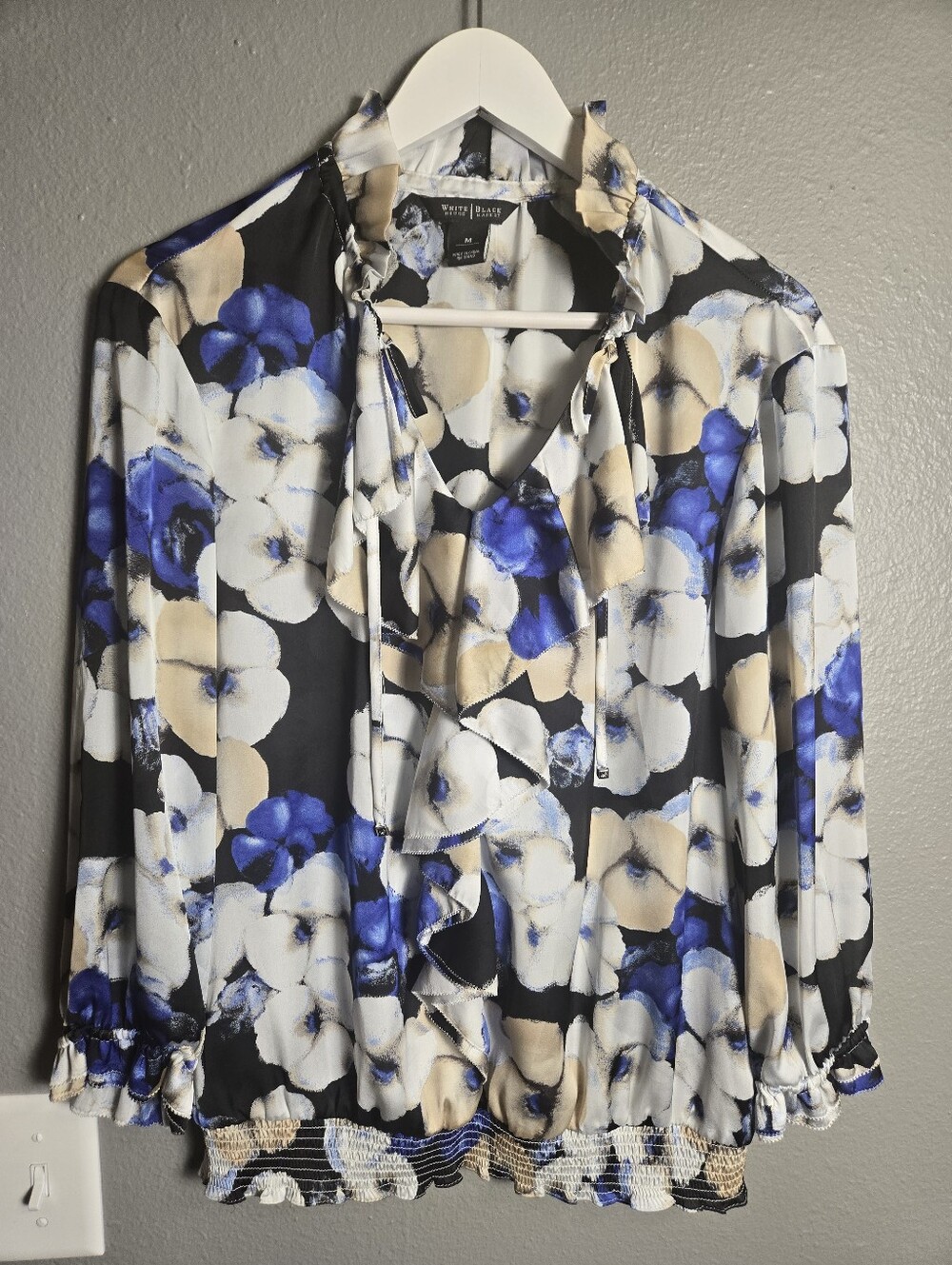 White House Black Market Floral Ruffle Tie-Neck Blouse Size Medium